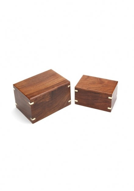 A LONG-LASTING AND BEAUTIFUL TRIBUTE WITH WOODEN PET CREMATION URNS FOR CATS & DOGS